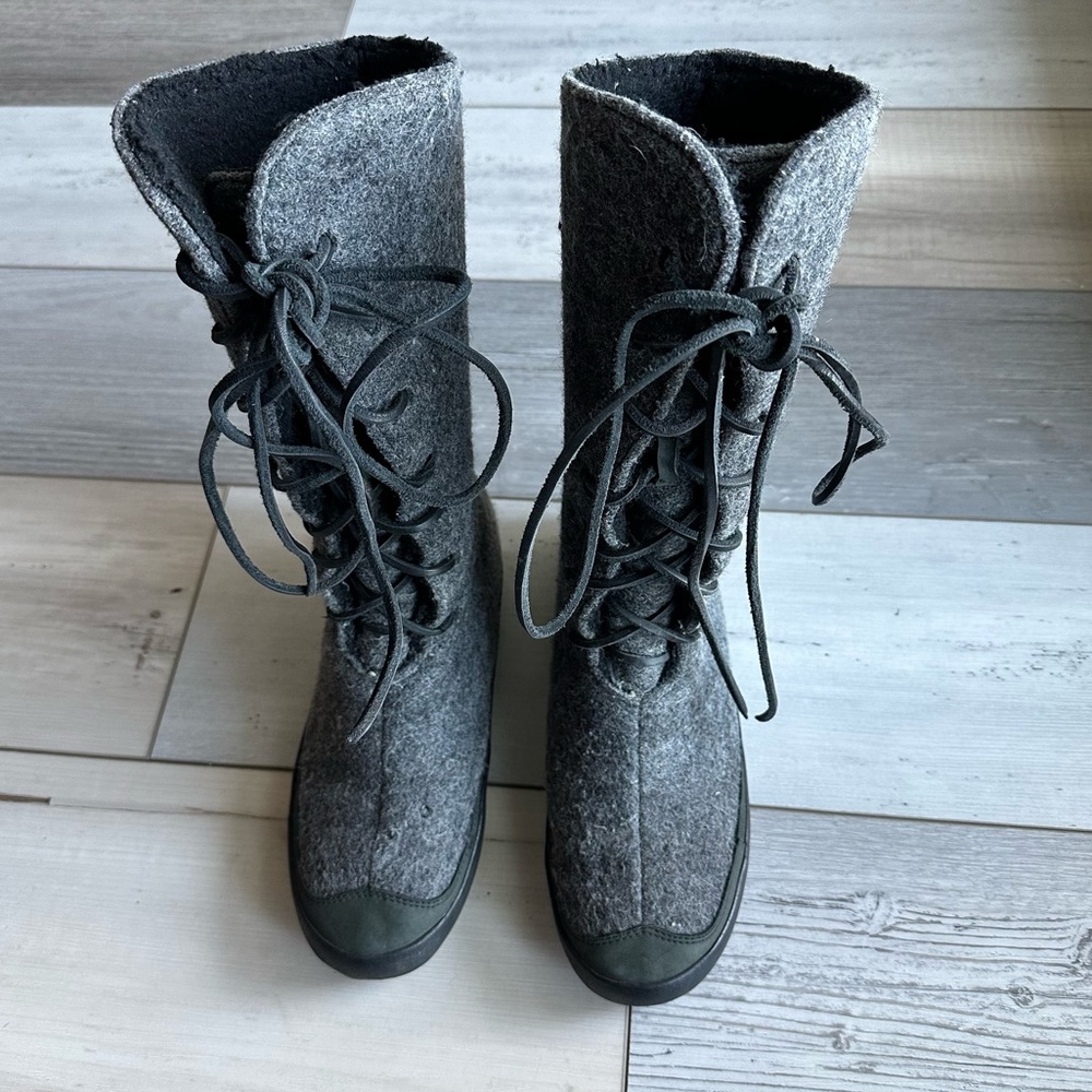 PATAGONIA Womens Arnoux Charcoal Gray Wool Lace Up Winter Boots Size 8.5